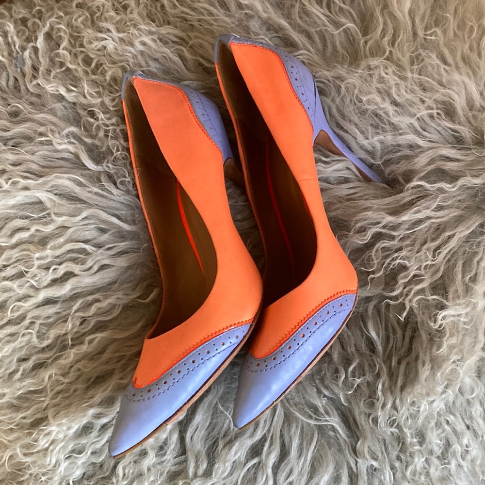 Only worn for a photo shoot!